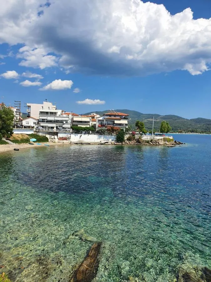 Aparthotel Sunset_Apartments Only 15 Meters From The Sea Neos Marmaras